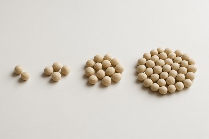 Illustrative diagram showing sample size effects on Law Of Large Numbers